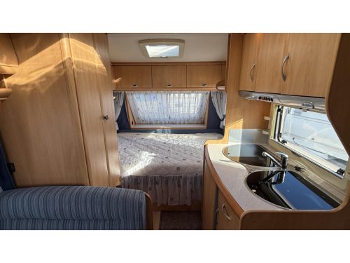 Hobby De luxe Easy 400 SF Sitzgruppe Festbett Toilette Foto: 10