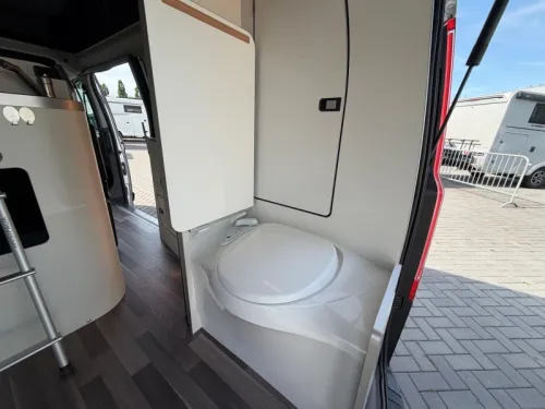 Westfalia Nugget Plus Trail 150HP FULLY EQUIPPED photo: 14