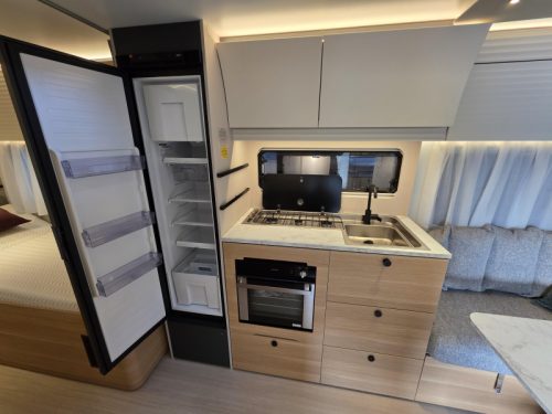Adria Adora 572 UT Alde heating  photo: 9