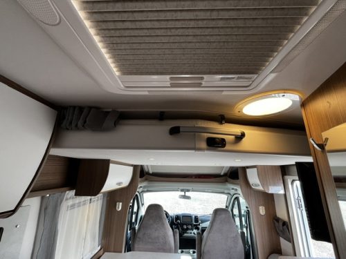 Carado T 338 Teilintegriert| Automatik | 2x Klimaanlage | Markise | R&uuml;ckfahrkamera Foto: 17
