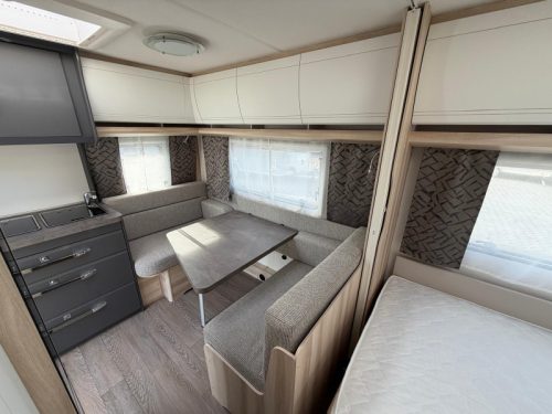 Hobby De Luxe 400 SFE Mit Markise! Foto: 8