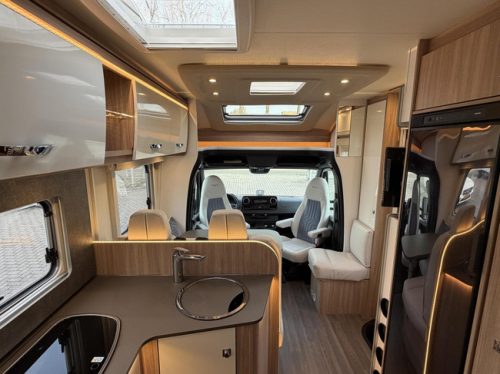 B&uuml;rstner Harmony T660 Solar panels 2X Air conditioning Air suspension Inverter photo: 18