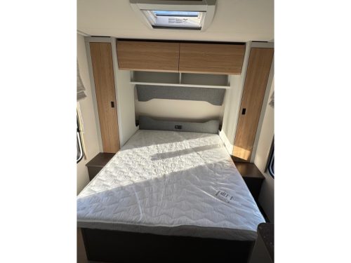 B&uuml;rstner B66 485 TS Queens bed new series photo: 2
