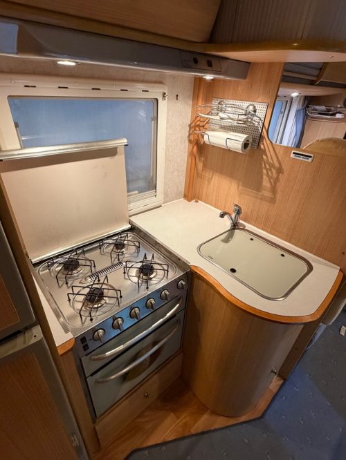 FORD KENTUCKY Motorhome Estro 5 | 2.4 137hp | 2x Air conditioning | 6 berths | Drive-Away awning photo: 14