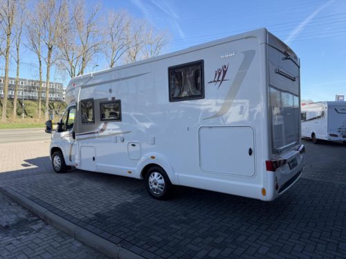 RAPIDO 686 F Euro6 Queen bed 2X Air conditioning Solar panel Awning Bicycle rack photo: 6