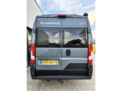 Adria Twin Supreme 640 SGX 9-SPEED-AUTOMATIC photo: 5