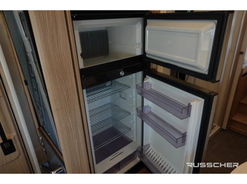 NIESMANN BISCHOFF Flair 920 EK 210Hp Aut. | E&amp;P Level System | Overhead cupboards photo: 12