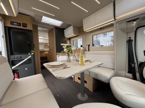 Adria Matrix Plus 670 DL Automaat Lithium Airco photo: 10
