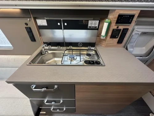 Weinsberg Xcursion 500 LT Hubdach und Dieselheizung Foto: 8