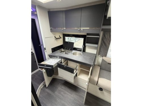 Chausson 640 Titanium Premium 170HP Automatic Lift Bed Solar Panel Very Spacious photo: 19