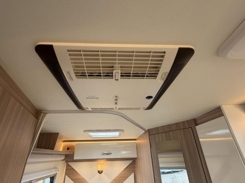 B&uuml;rstner Harmony T660 Solar panels 2X Air conditioning Air suspension Inverter photo: 19