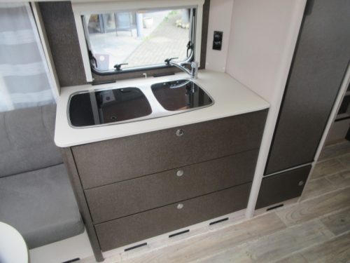 Dethleffs C'Go 495 FR WITH MOVER AND THULE AWNING photo: 8