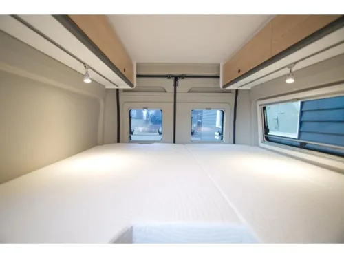 Sunlight Cliff 602 RT Van conversion  photo: 10