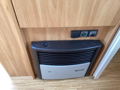 Avanc&eacute; Dethleffs Camper 450 DB foto: 15