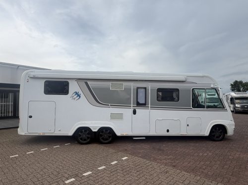 Knaus Sun I 900 LX Automatik 177 PS Vollausstattung Queensbed+Hubbett 2x Dachklimaanlage elektr. Sch&uuml;ssel Victron 3x TV Remis Plissee Leder gro&szlig;e Garage Foto: 2