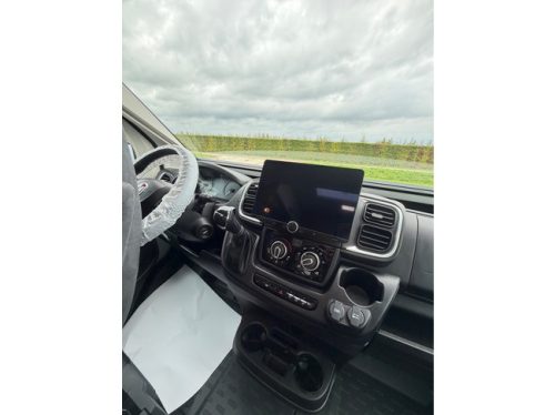 P&ouml;ssl Summit 640 180 PS AUTOMAAT / Wandler 1500W / Hauptschalter / CARPLAY / TV Foto: 20