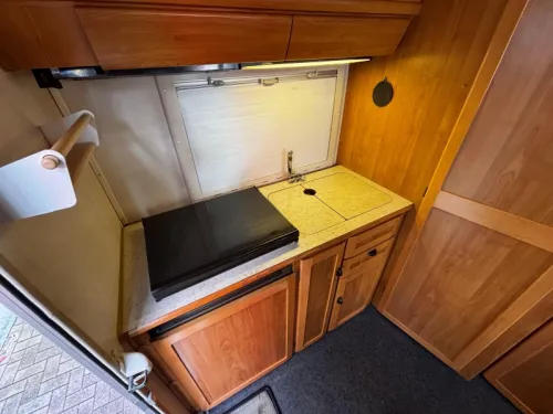 Hymer B544 Vollintegriert Wohnmobil, 4 Personen Foto: 7