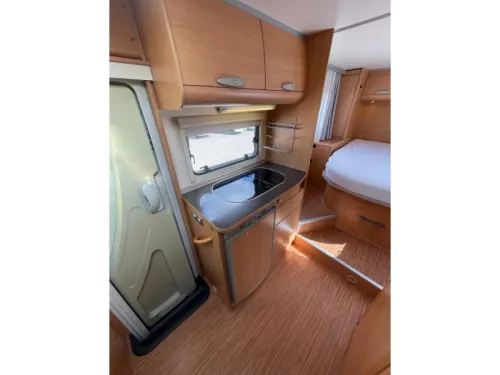 Adria Sport S 577 SP Festbett Etwas Sch&ouml;nes Foto: 14