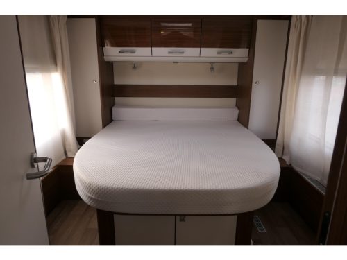 Dethleffs Advantage I7050 A-class with French bed automatic photo: 4
