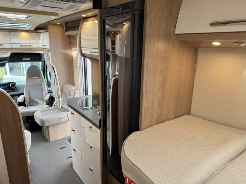 Carthago C-Tourer T 143 LE -300 Ah-Automatik-Klimaanlage Foto: 11