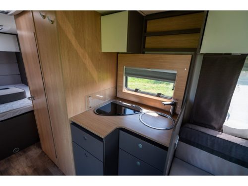 LMC Tourer Lift H 720 Teilintegriert| Automatik | 2x Klimaanlage | Markise | R&uuml;ckfahrkamera Foto: 9