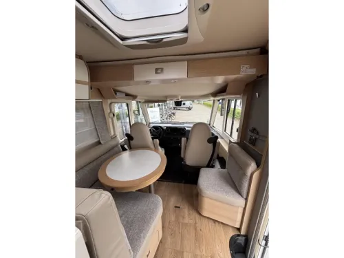 Hymer B ML I 790 Mercedes + Queensbett Foto: 18