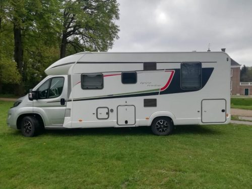 B&uuml;rstner Lyseo Privilege 745 with two luxury pull-down beds photo: 4