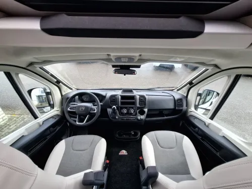 Adria Compact Select DL '27 Aut Markise Gro&szlig;er K&uuml;hlschrank Foto: 10
