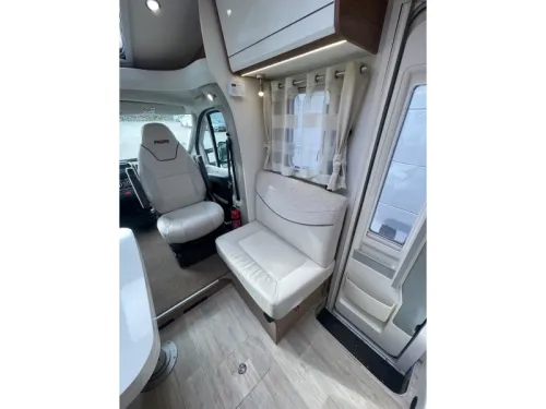 Pilote Sensation P720 Queensbed  Foto: 8