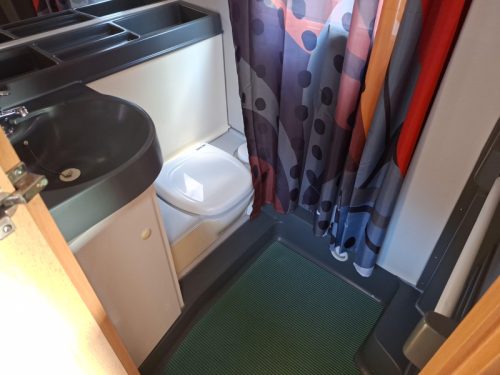 Knaus Traveller 575 kompakter ger&auml;umiger 6p Wohnmobil  Foto: 18