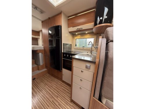Adria Coral 670 SL Single beds photo: 10