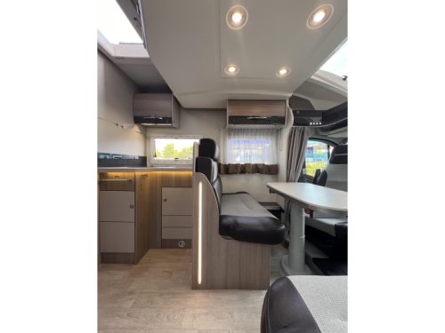 Chausson Titanium 718 XLB Queensbed photo: 12