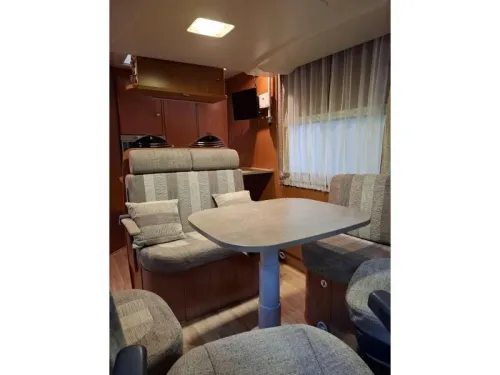 Chausson Sweet MAXI 670 130HP Drop-down bed Air conditioning photo: 17