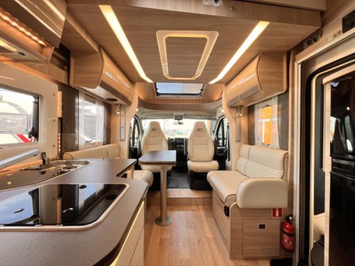Rapido 696 F 60 Edition Automatic Face to face photo: 10
