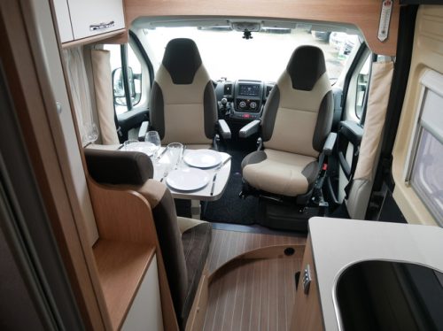 Roadcar (P&ouml;ssl) R640, 6.40 Meter Buscamper, Single Beds photo: 8