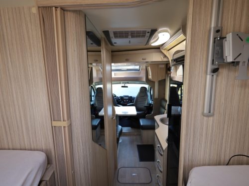 Elnagh T-Loft 529 roof air conditioning and leveling system photo: 3