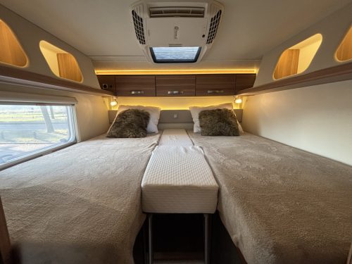 Weinsberg Pepper 600 MEG SINGLE BEDS 6.75M EURO6 ROOF AIRCO photo: 3
