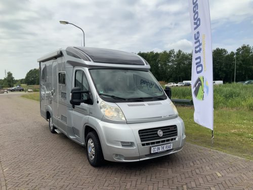 Knaus Van Ti 600 ME &ndash; Complete 3 liter 160 HP Semi-integrated, fixed bed, half-dinette, swivel seats Motorhome centre on the road photo: 2
