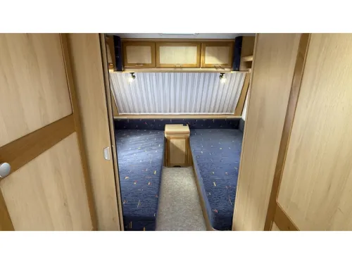 TEC Travel King 535 TE round seating single beds photo: 2
