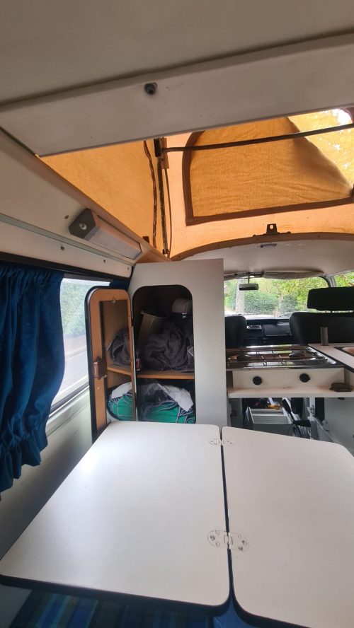 VOLKSWAGEN 231211 MOTORHOME photo: 2