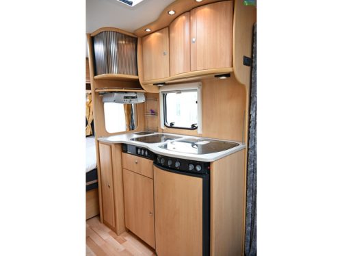 Dethleffs Camper 460DB Foto: 11