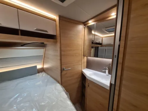 Knaus Sudwind Black Selection 450 FU photo: 12