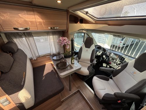Weinsberg Pepper 600 MEG SINGLE BEDS 6.75M EURO6 ROOF AIRCO photo: 1