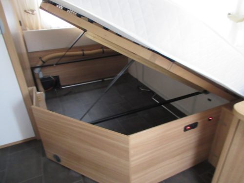 Dethleffs Camper 500 FR MIT RANGIERHILFE, KLIMAANLAGE, MARKISE Foto: 5