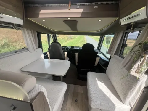 Bavaria Style 740 I A-class | Roof air conditioning photo: 12