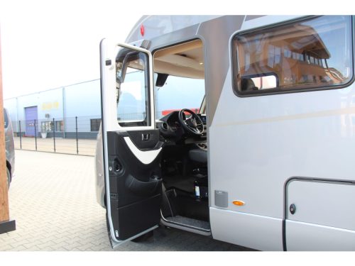 Hymer BMC-I 600 Single beds + Pop-top roof photo: 12
