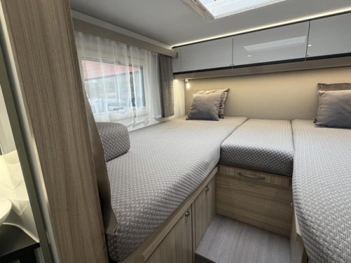 Adria Compact DL Supreme Automaat 180PK Enkele Bedden Zonnepaneel foto: 22