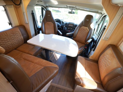 B&uuml;rstner Ixeo Time IT 734 roof air conditioning and towbar photo: 4