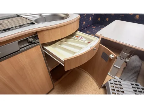 Home-Car Racer Spirit 45 FHU French bed dinette toilet photo: 8