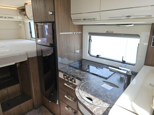 Hymer B674 SL photo: 10